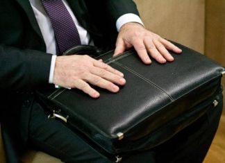  Депутата Заксобра за использование поддельного документа оштрафовали на 40 тысяч