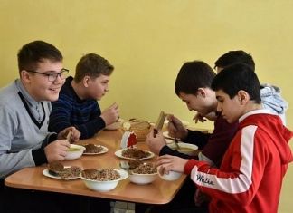 Юрий Голодяев рассказал о жалобах на питание в школах