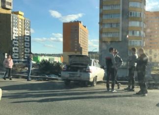 В Пензе легковушка чуть не слетела с моста