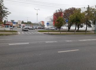 На Суворова неизвестные меняют дорожную разметку