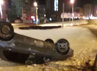 В  Арбеково  водитель снес светофор и перевернулся