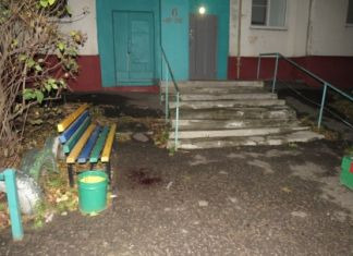 На Ладожской двое мужчин устроили резню и убили человека