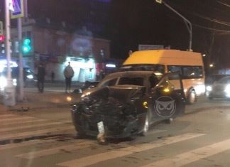 В сети появилось видео жесткой аварии у Центрального рынка