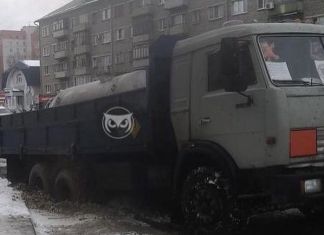 ﻿В центре Пензы «КамАЗ» провалился под асфальт