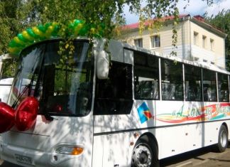 Иван Белозерцев подарил Губернскому лицею автобус