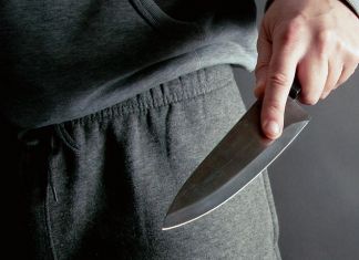 Житель области пытался пронести в суд нож