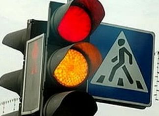 Пензенцы боятся переходить трассу в Арбеково из-за мигающего светофора