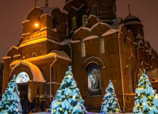 В РПЦ рекомендовали пожилым прихожанам не идти в храм в Рождество