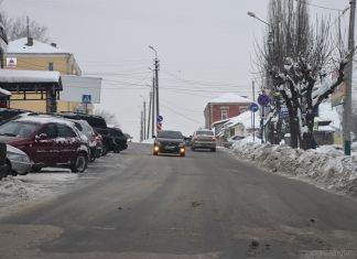 В Пензе ищут водителя, который сбил ребенка у магазина