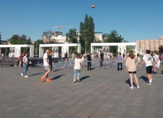 Итоги недели: из плена, смерть в яме, купальный сезон, фонтан, жара