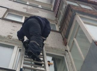 ﻿В квартире дома на 8 Марта пенсионерке понадобилась помощь спасателей 