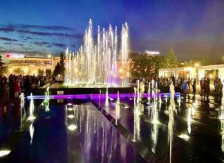 В Пензе фонтан на Московской завершает работу