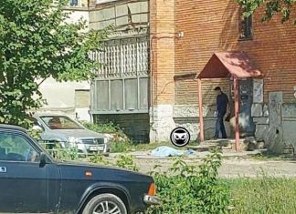 ﻿В Пензе из окна выпал человек — очевидцы