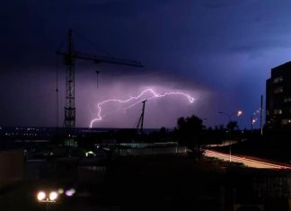 "Пугающая красота": пензенцы делятся фотографиями первой грозы в году