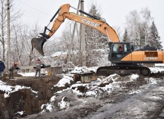 В поселке Лесном завершают реконструкцию сетей водоотведения