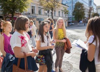 В два раза больше подростков получили этим летом работу