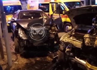 “До сих пор валяются обломки”: в центре Пензы жестко столкнулись две легковушки