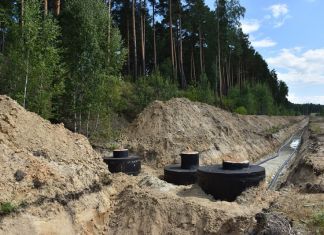 В поселке Лесной в августе завершат строительство сети водоотведения