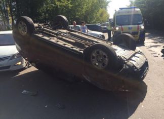 В Пензе перекрыли дорогу на М-5 из-за аварии с перевернувшейся иномаркой.ВИДЕО 