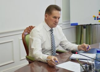 Избранный депутатом экс-мэр Виктор Кувайцев второй раз пропустил сессию Гордумы