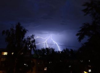 Из пензенской больницы выписали мужчину, который выжил после удара молнии