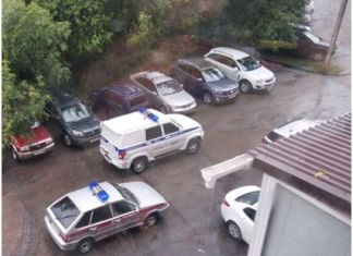 Пьяный мужчина во время застолья пырнул товарища ножом
