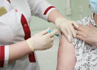 Пензенцам ответили, почему перед прививкой не делают тест