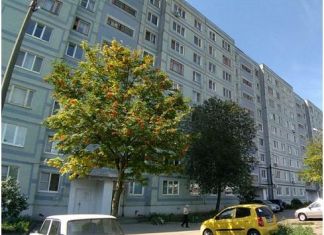 Жительницу города заставили демонтировать установленную ею стенку в подъезде