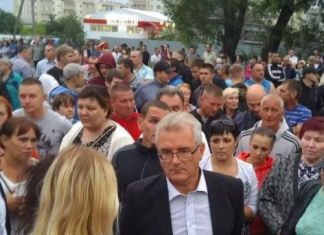 Массовая драка в Чемодановке: губернатор приехал на сход  