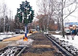 В Пензе ремонтируют пешеходную зону у «Светофорного дерева»