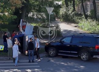 В сети появилось видео с перевернувшимся “Renault”