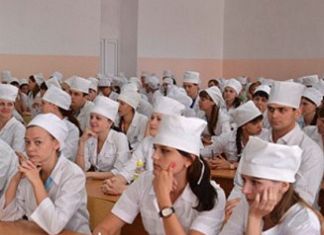  Губернатор поручил активизировать работу с выпускниками высших и средних специальных учебных заведений