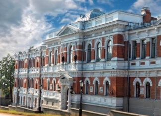 В ПХУ откроется выставка академика живописи Николая Петрова