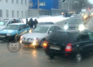 ﻿В Пензе на Байдукова столкнулись три автомобиля