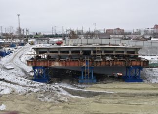На Бакунинском мосту завершается монтаж пролетов