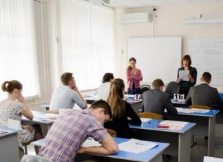 Родители школьников получат бесплатные консультации 