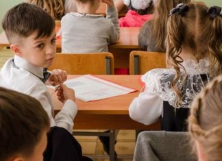 Отдать детям: депутаты хотят отказаться от денег на наказы избирателей