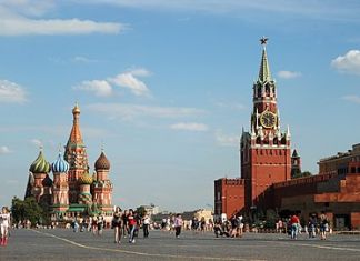  В России планируют повысить детские пособия до 10 тысяч рублей