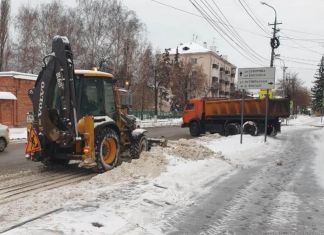 Улицы Пензы от снега очищают 66 спецмашин