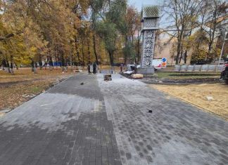 В Пензе в сквере у «Кукушки» демонтировали брусчатку