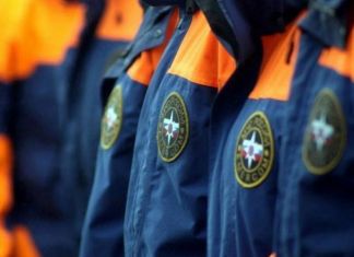 Спасатели обнаружили труп мужчине в запертой квартире