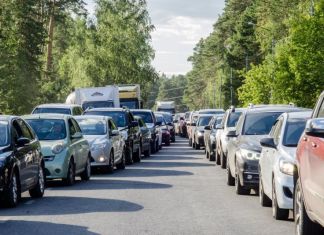 На КПП в Заречном выстраиваются автомобильные очереди 