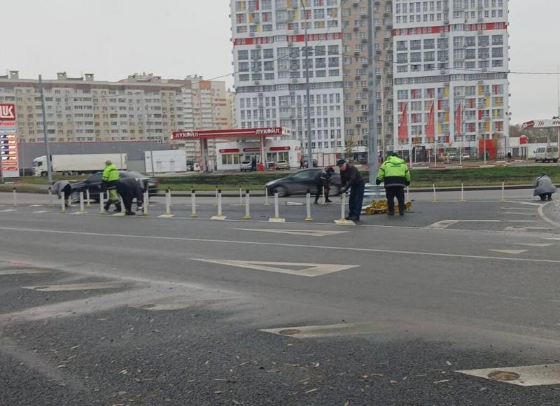 На ГПЗ демонтируют сигнальные столбики на кольцевой развязке