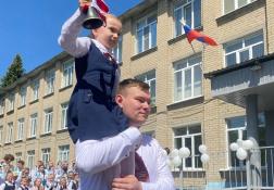 В Пензе последний звонок прозвенел для 7376 выпускников