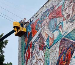В Пензе начали реставрировать мозаичное панно на Московской