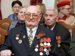 Ветеран войны Леонид Дмитриев отметил 95-летний юбилей
