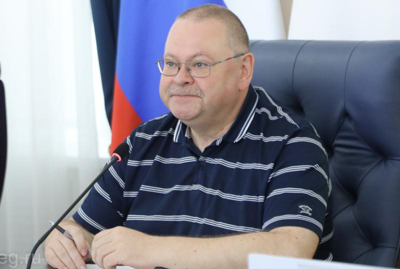 Олег Мельниченко поручил к 1 сентября обустроить сквер «Семейный»