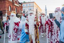 Пензенские Деды Морозы зажгли главную городскую елку