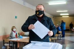 На выборах губернатора побеждает Олег Мельниченко